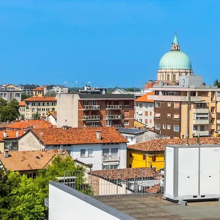 Luminosissimo Attico Con Vista Panoramica Su Udine