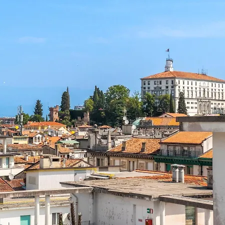 Luminosissimo Attico Con Vista Panoramica Su Appartement